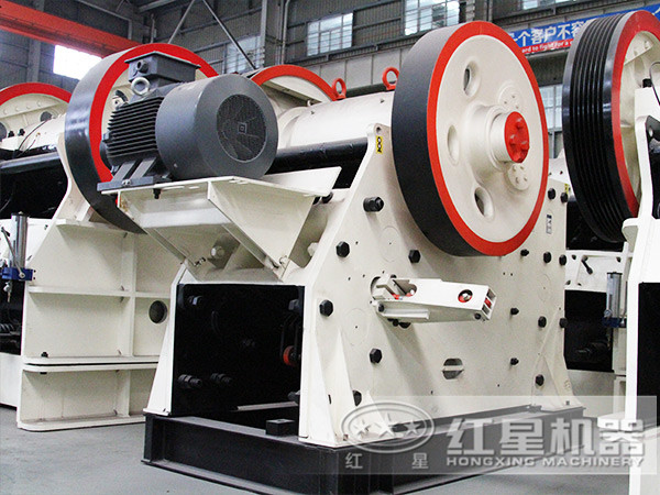 顎式破碎機(jī)實(shí)拍